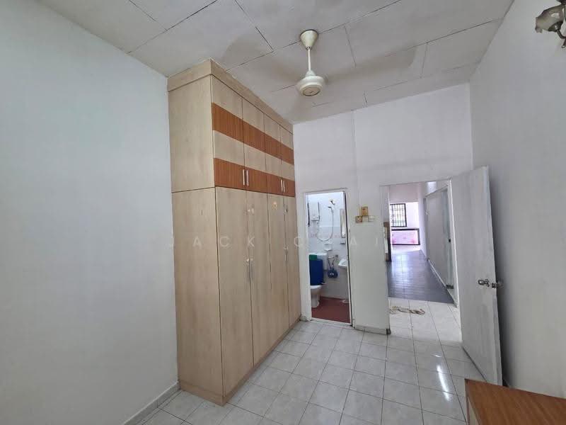 1-storey Terraced House for Sale in Taman Flora Heights (Pasir Gudang) - Jack Chai - Bathroom - PropertyGuru.com.my