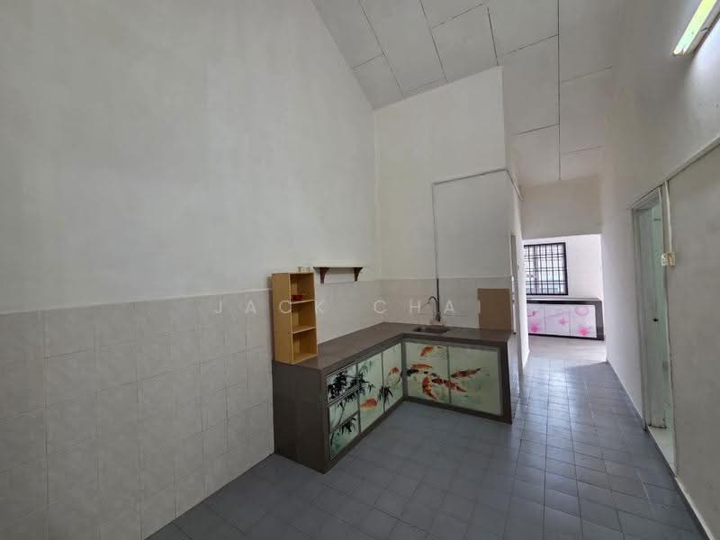 1-storey Terraced House for Sale in Taman Flora Heights (Pasir Gudang) - Jack Chai - Kitchen - PropertyGuru.com.my