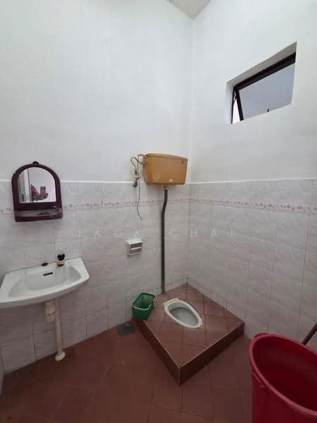 1-storey Terraced House for Sale in Taman Flora Heights (Pasir Gudang) - Jack Chai - Bathroom - PropertyGuru.com.my