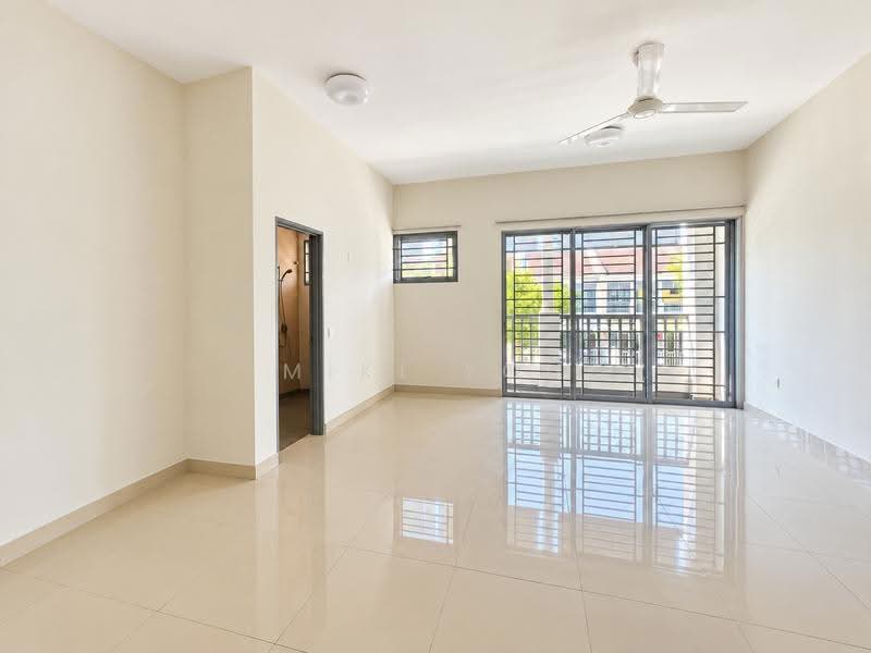 Rumah Teres 2-Tingkat untuk Disewa di Bandar Rimbayu (Telok Panglima Garang) - Miki You - Living Room - PropertyGuru.com.my