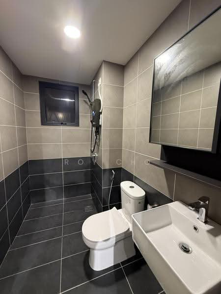 Kediaman Servis untuk Disewa di D'Clover Residences - Roy Cho - Bathroom - PropertyGuru.com.my
