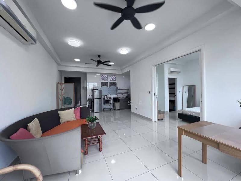 Kondominium untuk Dijual di D'Suites Akasia Horizon @ Horizon Hills - Jeff Saw - Living Room - PropertyGuru.com.my