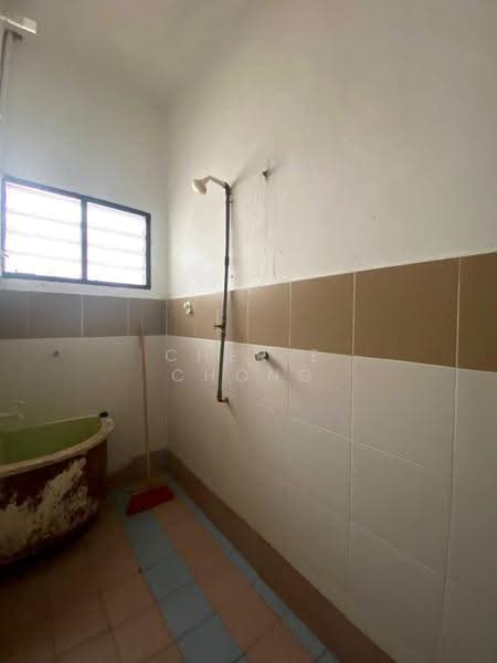 1-storey Terraced House for Sale in Taman Canning (Ipoh) - Cherie Chong - Bathroom - PropertyGuru.com.my