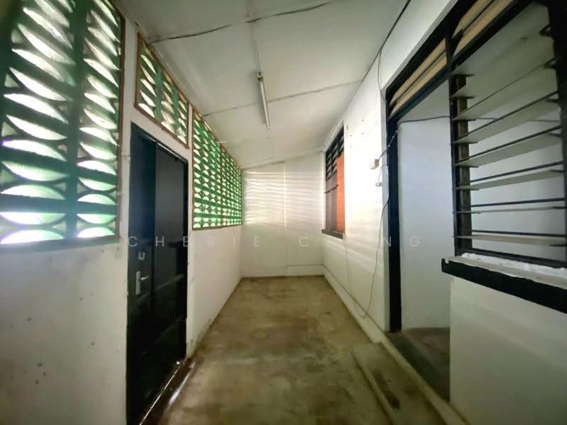 1-storey Terraced House for Sale in Taman Canning (Ipoh) - Cherie Chong - Corridor - PropertyGuru.com.my