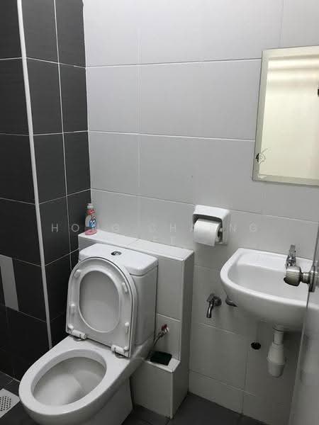 Kediaman Servis untuk Disewa di D'Ambience Residences (Pangsapuri Ikatan Flora) - Hong Charng Lee - Bathroom - PropertyGuru.com.my