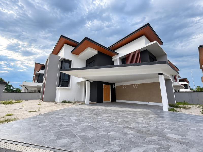 Bungalow House for Sale in Tiger Lane (Ipoh) - Kent Chow - Exterior - PropertyGuru.com.my