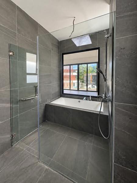 Bungalow House for Sale in Tiger Lane (Ipoh) - Kent Chow - Bathroom - PropertyGuru.com.my