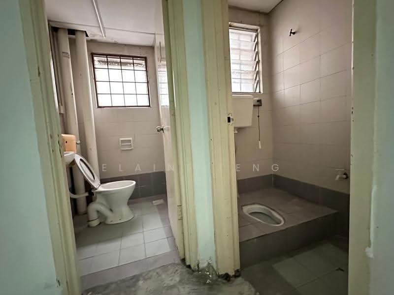 Shop for Rent in Bandar Bukit Tinggi (Klang) - Elaine Teng - Bathroom - PropertyGuru.com.my