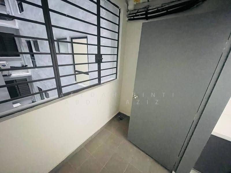Apartment for Sale at E'Island Lake Haven - Rafedah Binti Abdul Aziz - Yard - PropertyGuru.com.my