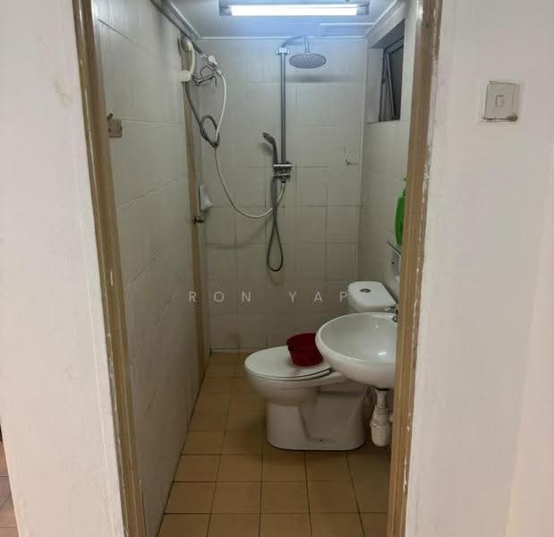 Rumah Bandar untuk Dijual di Batu Caves (Selangor) - Ron Yap - Bathroom - PropertyGuru.com.my