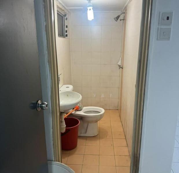 Rumah Bandar untuk Dijual di Batu Caves (Selangor) - Ron Yap - Bathroom - PropertyGuru.com.my