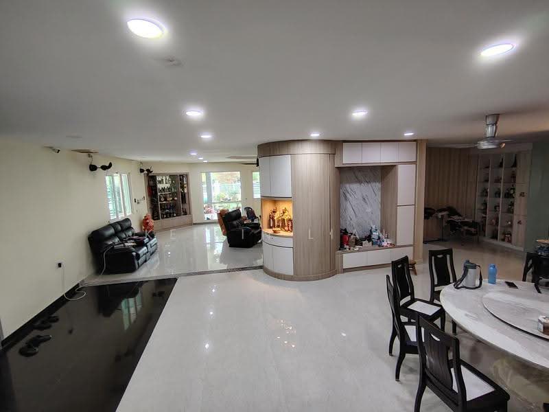 2-storey Terraced House for Sale in Bandar Kinrara Seksyen 8 (Bandar Kinrara) - Kelvin Lian - Living Room - PropertyGuru.com.my