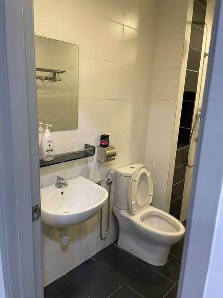 Kediaman Servis untuk Disewa di Residensi Dian II - SAM KIAT - Bathroom - PropertyGuru.com.my
