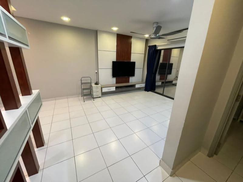 Kediaman Servis untuk Disewa di Residensi Dian II - SAM KIAT - Living Room - PropertyGuru.com.my