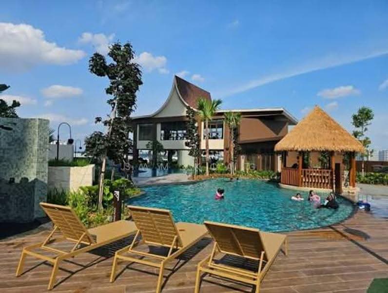 Kediaman Servis untuk Disewa di Residensi Dian II - SAM KIAT - Pool - PropertyGuru.com.my