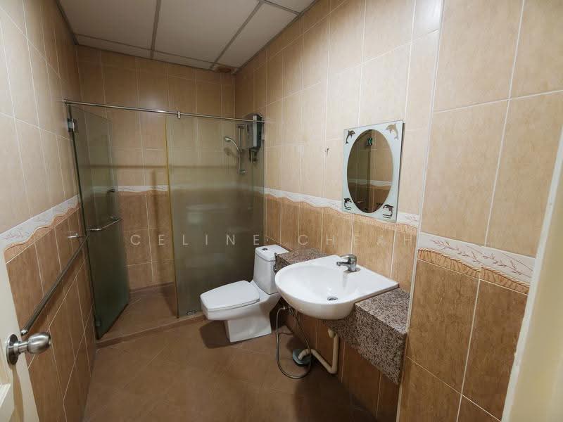 Rumah Teres 3-Tingkat untuk Dijual di Taman Chee Seng (Tanjung Bungah) - Celine Cheah - Bathroom - PropertyGuru.com.my