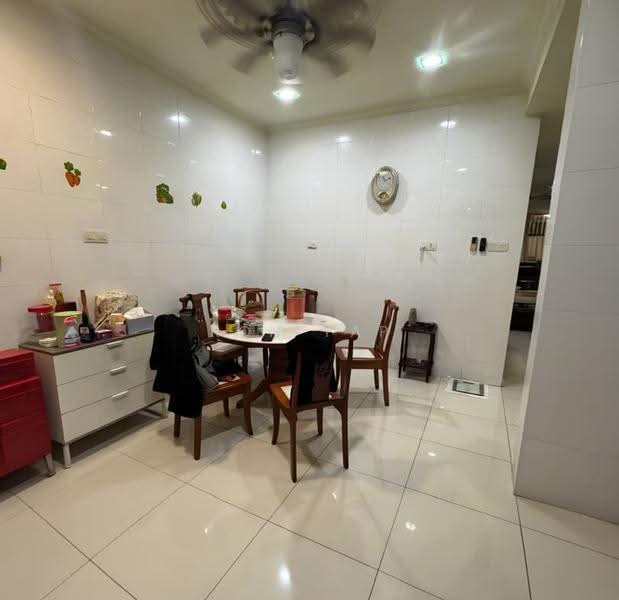Rumah Teres untuk Dijual di Taman Fadason (Kepong) - Ron Yap - Dining Room - PropertyGuru.com.my