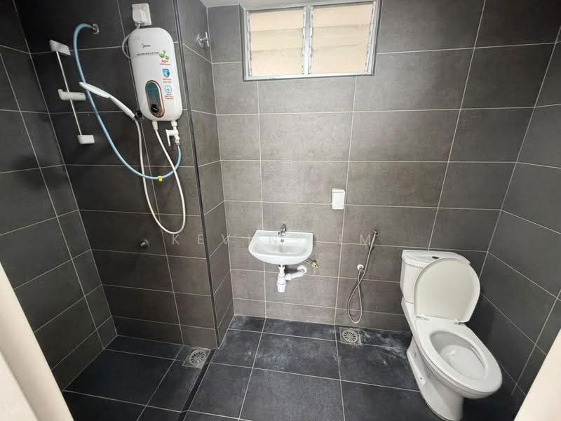 Service Residence for Rent at Midas @ Seri Alam - Kevin Lim - Bathroom - PropertyGuru.com.my