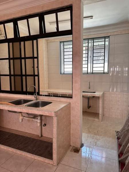 Rumah Teres 1.5-Tingkat untuk Disewa di Taman Rinting (Masai) - Johnny Tan - Kitchen - PropertyGuru.com.my