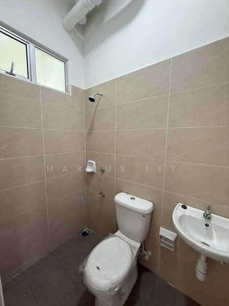 2-storey Terraced House for Sale in Bandar Dato Onn (Tebrau) - Marcus Tey - Bathroom - PropertyGuru.com.my