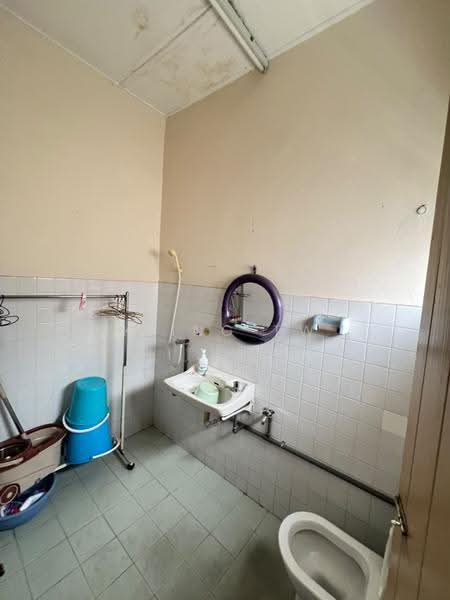 Rumah Banglo untuk Dijual di Taman Kepong (Kepong) - Kiing TW - Bathroom - PropertyGuru.com.my