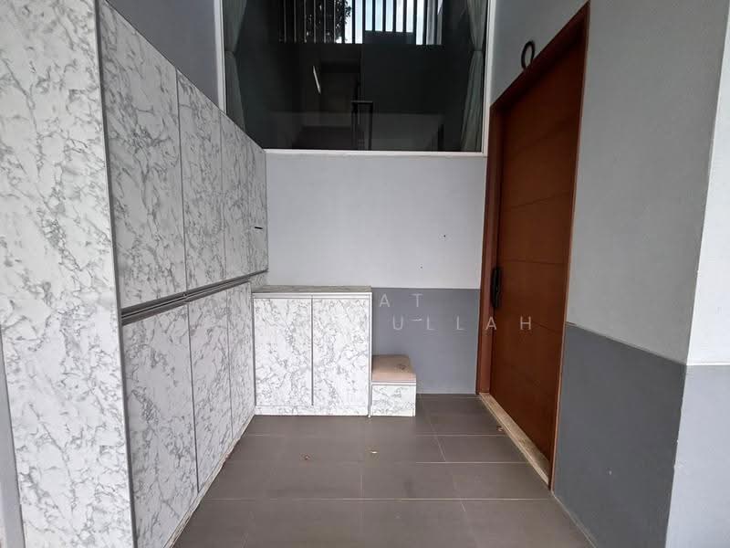 Rumah Banglo untuk Disewa di Lakefront Villa (Cyberjaya) - Aizat Saifulrullah - Entrance - PropertyGuru.com.my