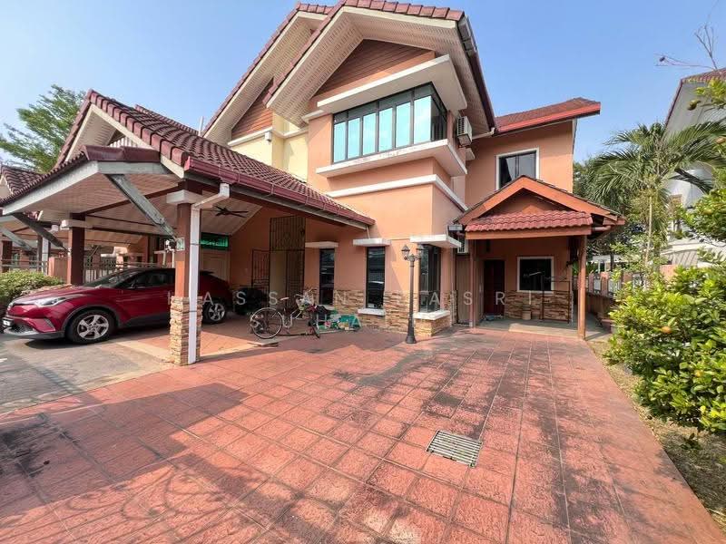 Semi-Detached House for Sale in Bandar Baru Bangi (Selangor) - Hassan Basri Suhaimi - Exterior - PropertyGuru.com.my
