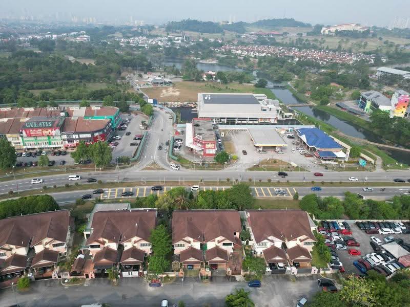 Semi-Detached House for Sale in Bandar Baru Bangi (Selangor) - Hassan Basri Suhaimi - Exterior - PropertyGuru.com.my