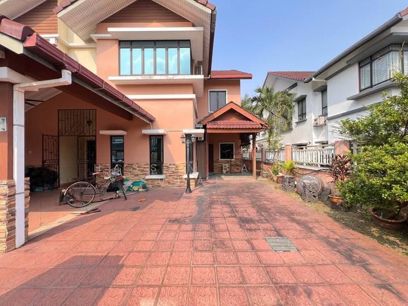Semi-Detached House for Sale in Bandar Baru Bangi (Selangor) - Hassan Basri Suhaimi - Exterior - PropertyGuru.com.my