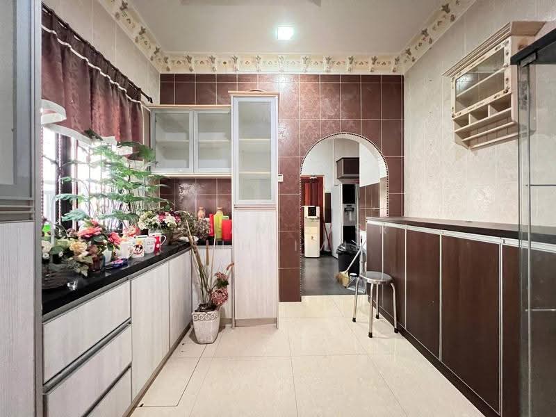 Semi-Detached House for Sale in Bandar Baru Bangi (Selangor) - Hassan Basri Suhaimi - Kitchen - PropertyGuru.com.my