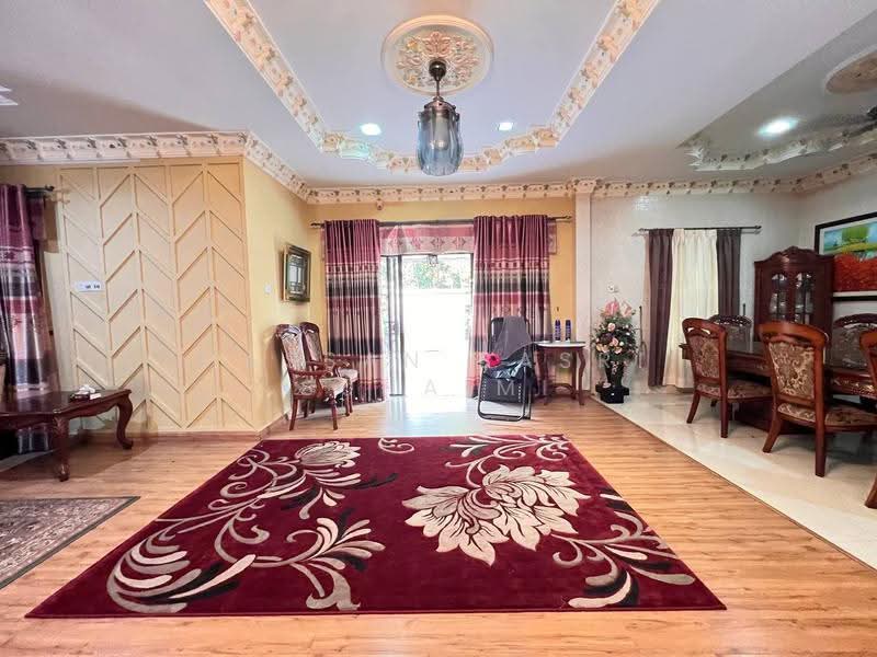Semi-Detached House for Sale in Bandar Baru Bangi (Selangor) - Hassan Basri Suhaimi - Living Room - PropertyGuru.com.my