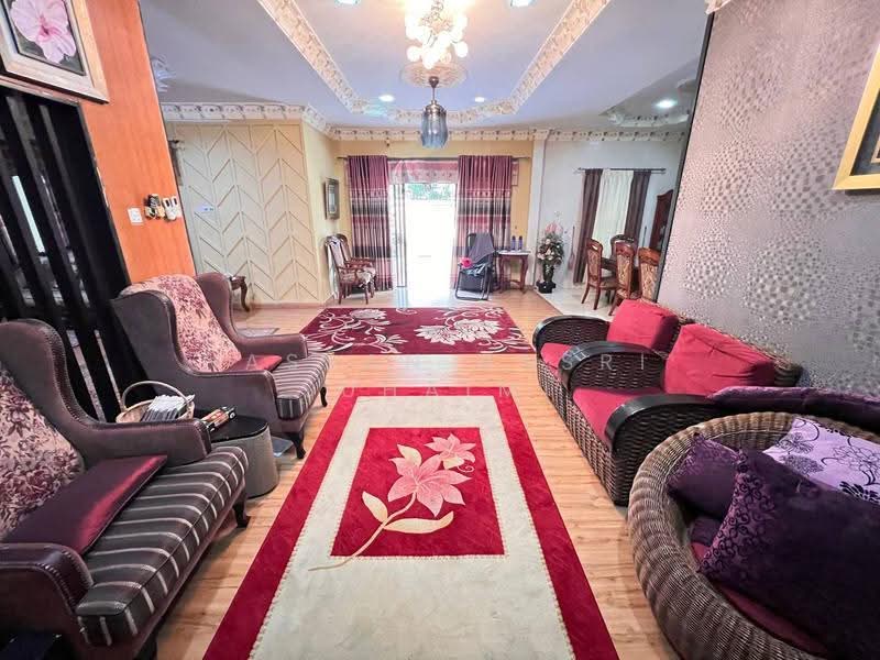 Semi-Detached House for Sale in Bandar Baru Bangi (Selangor) - Hassan Basri Suhaimi - Living Room - PropertyGuru.com.my
