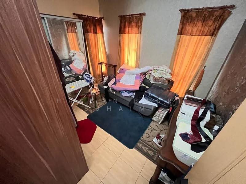 Semi-Detached House for Sale in Bandar Baru Bangi (Selangor) - Hassan Basri Suhaimi - Bedroom - PropertyGuru.com.my