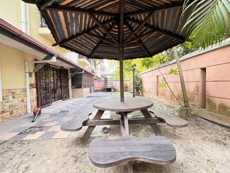 Semi-Detached House for Sale in Bandar Baru Bangi (Selangor) - Hassan Basri Suhaimi - Exterior - PropertyGuru.com.my