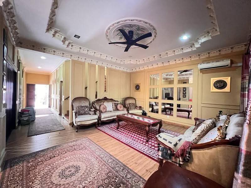 Semi-Detached House for Sale in Bandar Baru Bangi (Selangor) - Hassan Basri Suhaimi - Living Room - PropertyGuru.com.my