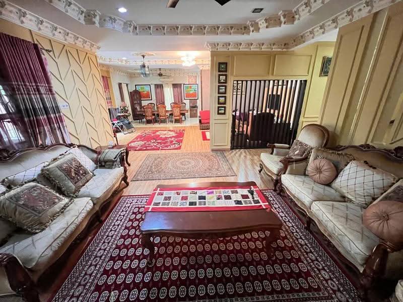 Semi-Detached House for Sale in Bandar Baru Bangi (Selangor) - Hassan Basri Suhaimi - Living Room - PropertyGuru.com.my