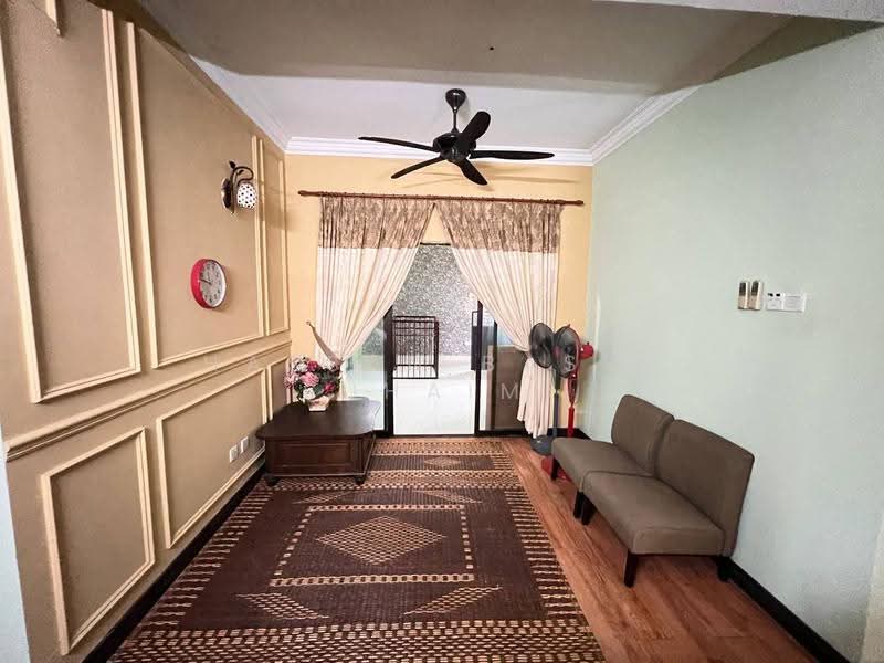 Semi-Detached House for Sale in Bandar Baru Bangi (Selangor) - Hassan Basri Suhaimi - Living Room - PropertyGuru.com.my