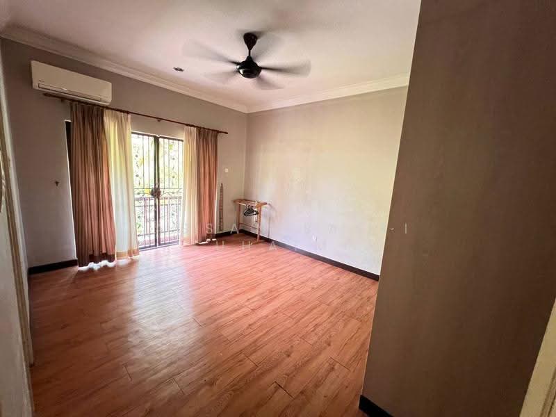 Semi-Detached House for Sale in Bandar Baru Bangi (Selangor) - Hassan Basri Suhaimi - Living Room - PropertyGuru.com.my