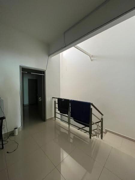 2-storey Terraced House for Sale in Bandar Putra Kulai (Kulai) - Shishi . - Corridor - PropertyGuru.com.my