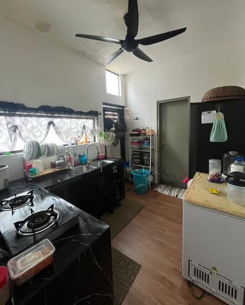 2-storey Terraced House for Sale in Bandar Putra Kulai (Kulai) - Shishi . - Kitchen - PropertyGuru.com.my