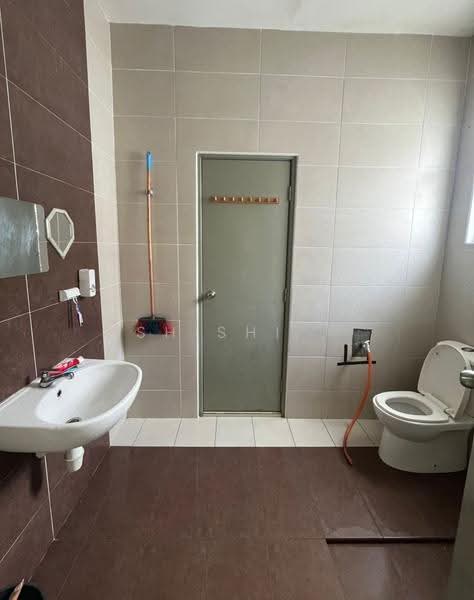 2-storey Terraced House for Sale in Bandar Putra Kulai (Kulai) - Shishi . - Bathroom - PropertyGuru.com.my