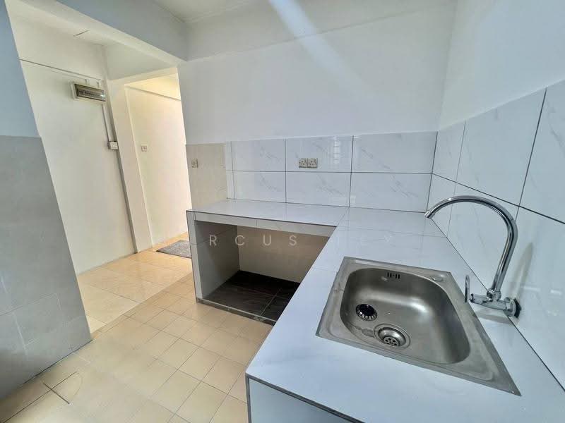 Pangsapuri untuk Dijual di Sri Ilham - Marcus Tey - Kitchen - PropertyGuru.com.my