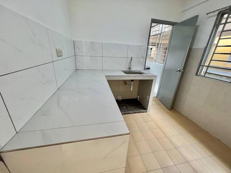 Pangsapuri untuk Dijual di Sri Ilham - Marcus Tey - Kitchen - PropertyGuru.com.my