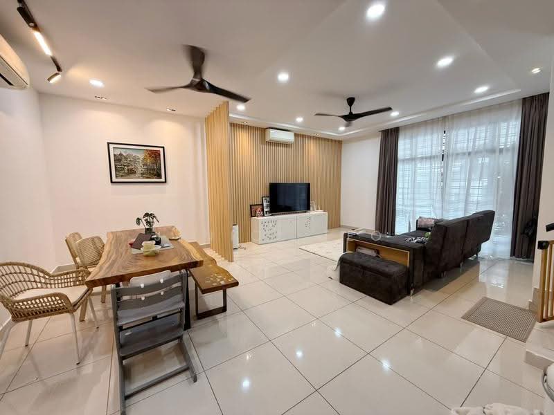 2-storey Terraced House for Sale in Ulu Tiram (Johor) - Janice Teo - Living Room - PropertyGuru.com.my