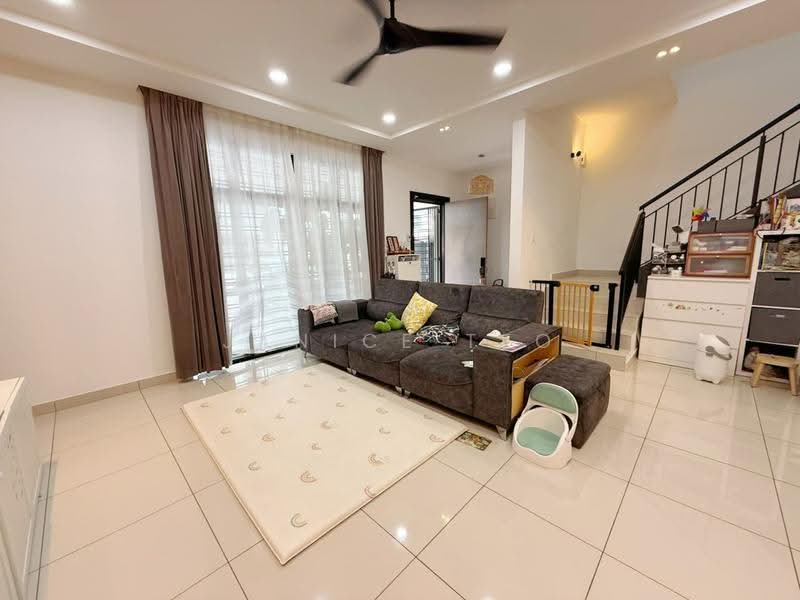 2-storey Terraced House for Sale in Ulu Tiram (Johor) - Janice Teo - Living Room - PropertyGuru.com.my