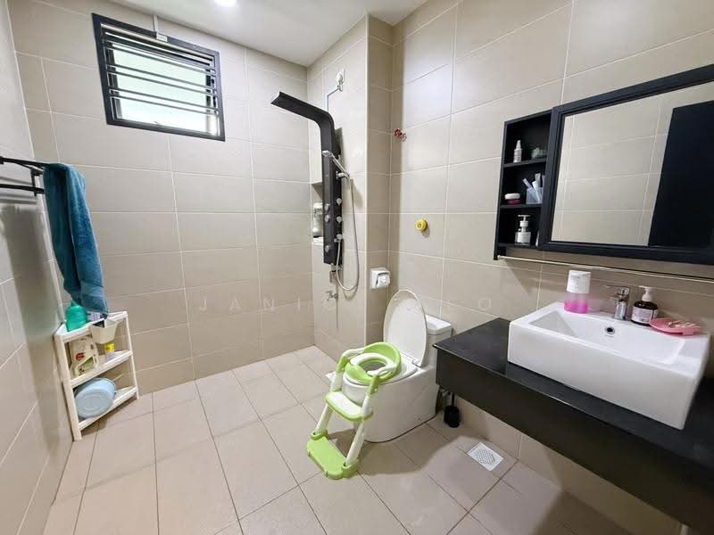 2-storey Terraced House for Sale in Ulu Tiram (Johor) - Janice Teo - Bathroom - PropertyGuru.com.my