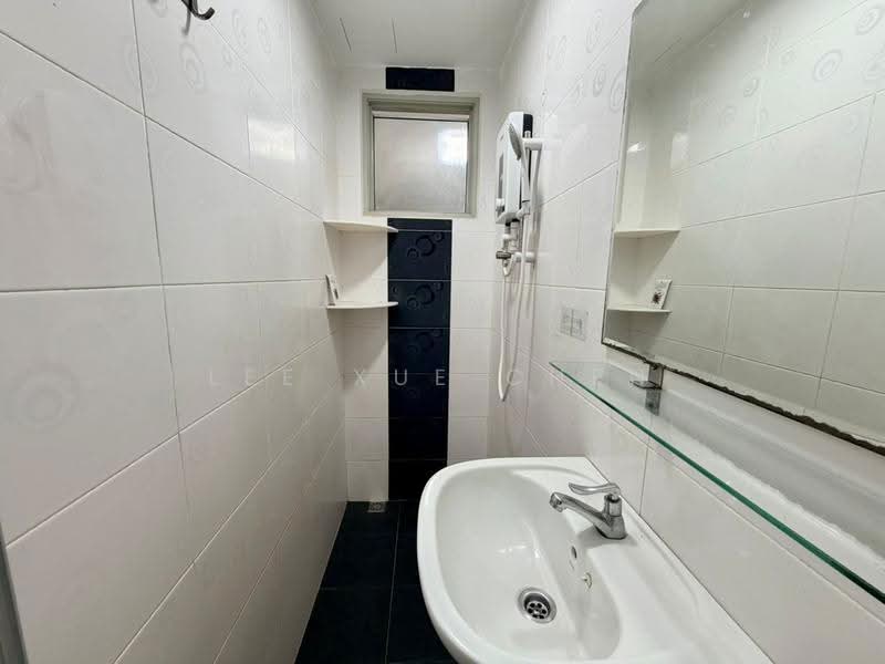 Pangsapuri untuk Dijual di Taman Kheng Tian - Lee Xue Chen - Bathroom - PropertyGuru.com.my