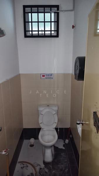 Kedai untuk Disewa di Taman Ungku Tun Aminah (Skudai) - Janice Teo - Bathroom - PropertyGuru.com.my