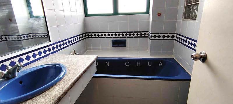 Kondominium untuk Disewa di The Straits View Condominium - Jason Chua - Bathroom - PropertyGuru.com.my