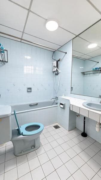 Kondominium untuk Dijual di Tiara Damansara - Zarema Kulbuzheva - Bathroom - PropertyGuru.com.my